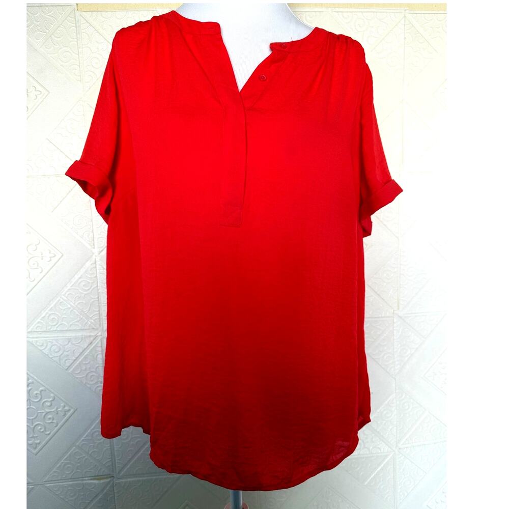 SKU2504 EVRI Women's 1X Red Short Sleeve Pullover Top with Hidden Buttons
